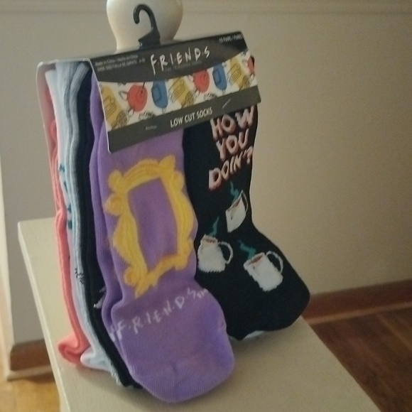 10-Pair Friends Low Cut Socks - Picture 2 of 6